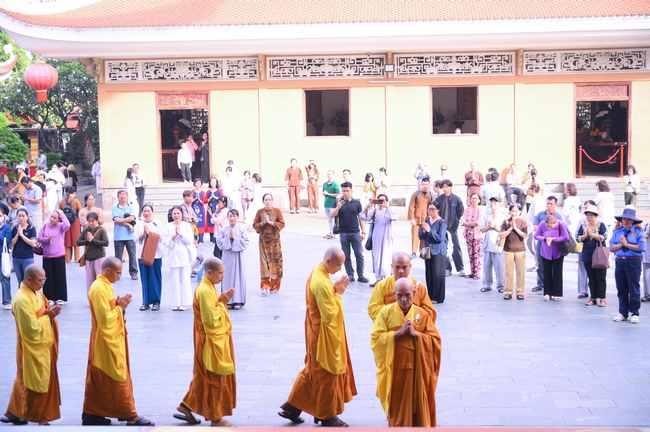 KHÓA TU NIỆM PHẬT MỘT NGÀY | CHÙA HOẰNG PHÁP.