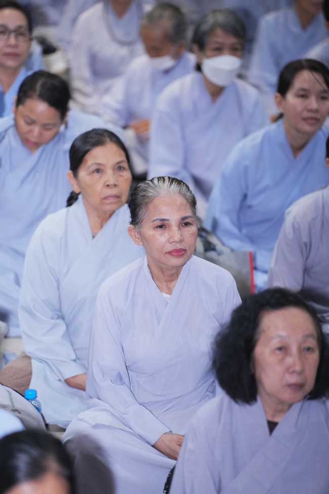 KHÓA TU NIỆM PHẬT MỘT NGÀY | CHÙA HOẰNG PHÁP.