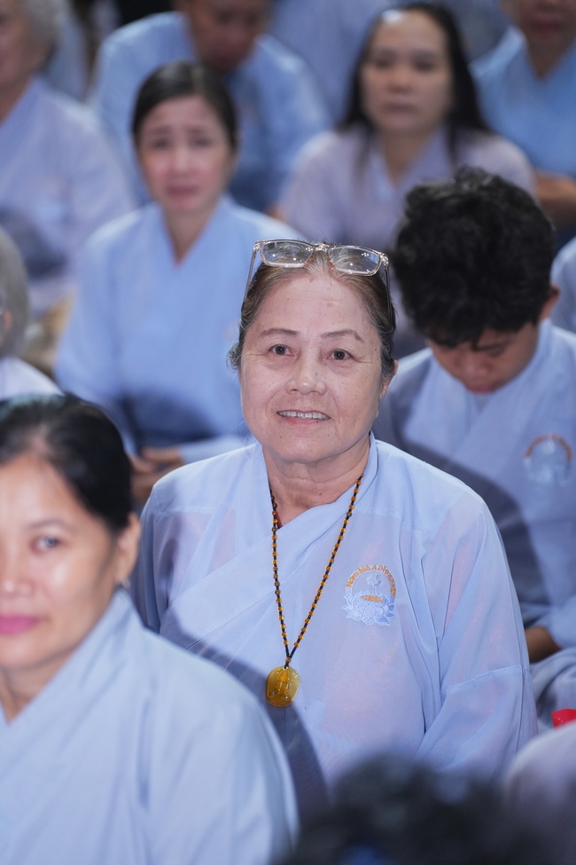 KHÓA TU NIỆM PHẬT MỘT NGÀY | CHÙA HOẰNG PHÁP.