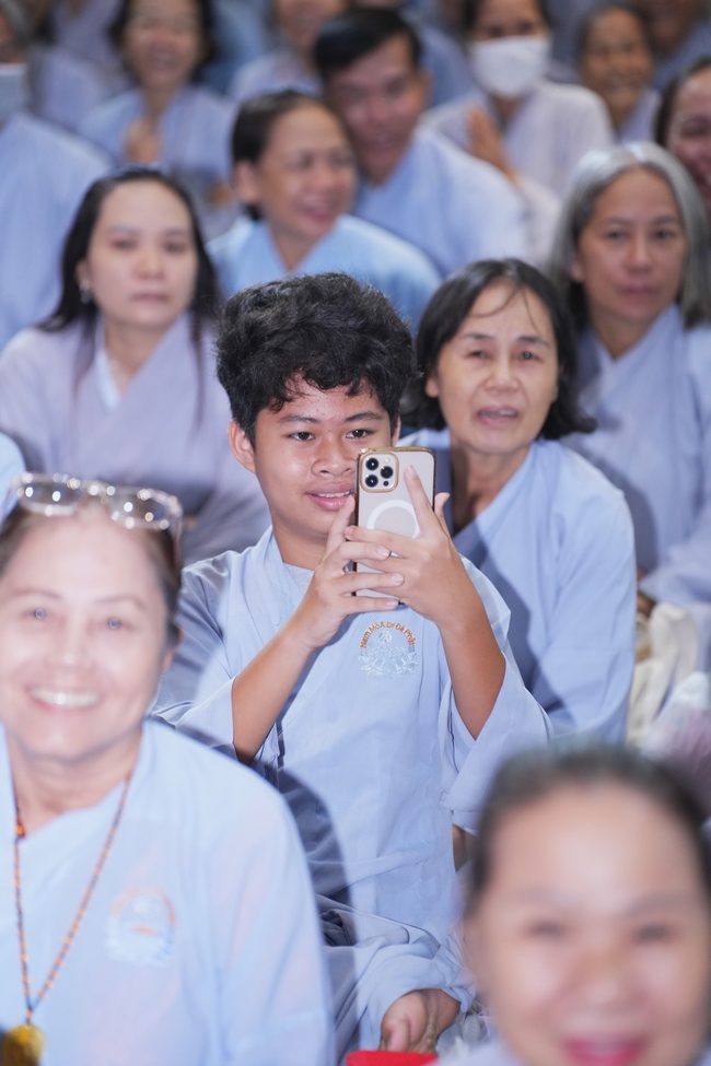 KHÓA TU NIỆM PHẬT MỘT NGÀY | CHÙA HOẰNG PHÁP.