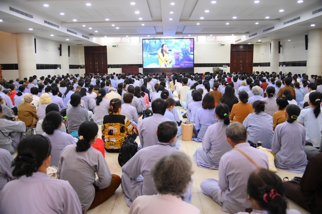 KHÓA TU NIỆM PHẬT MỘT NGÀY | CHÙA HOẰNG PHÁP.