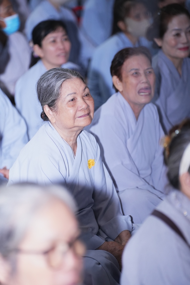 KHÓA TU NIỆM PHẬT MỘT NGÀY | CHÙA HOẰNG PHÁP.