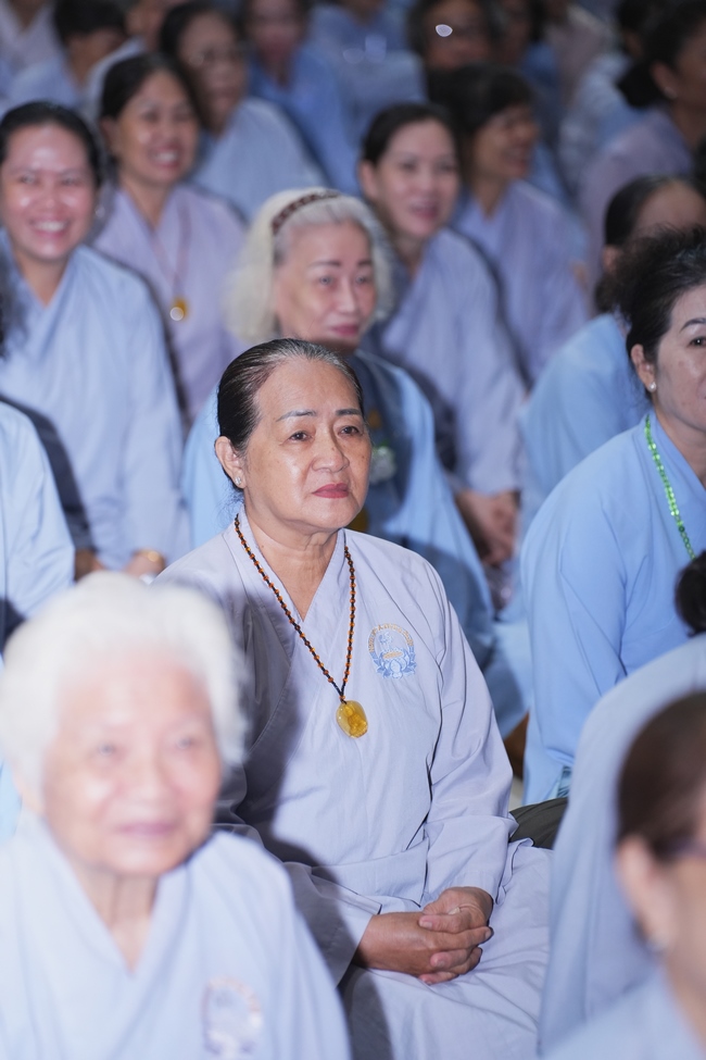 KHÓA TU NIỆM PHẬT MỘT NGÀY | CHÙA HOẰNG PHÁP.