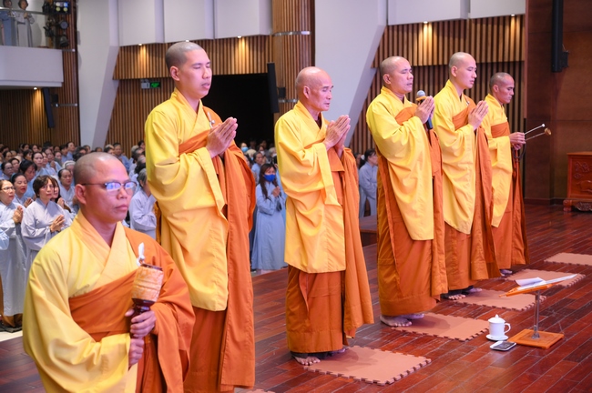 KHÓA TU NIỆM PHẬT MỘT NGÀY | CHÙA HOẰNG PHÁP.