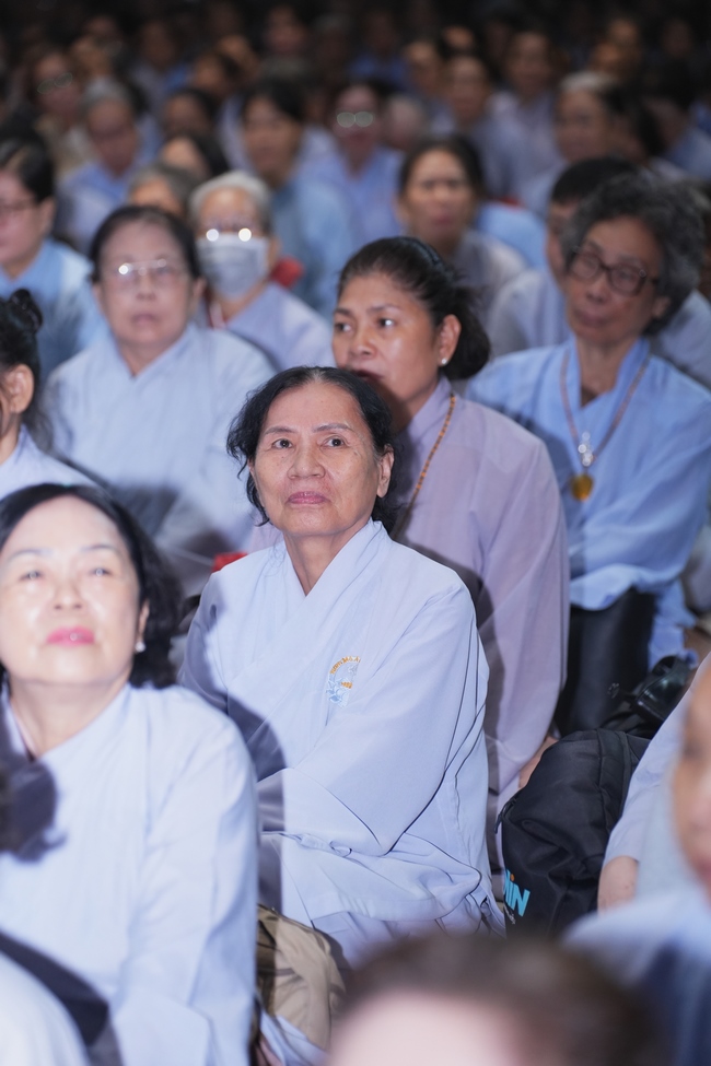 KHÓA TU NIỆM PHẬT MỘT NGÀY | CHÙA HOẰNG PHÁP.