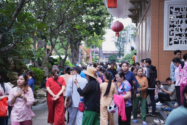 KHÓA TU NIỆM PHẬT MỘT NGÀY | CHÙA HOẰNG PHÁP.