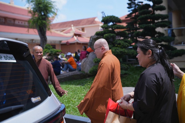 KHÓA TU NIỆM PHẬT MỘT NGÀY | CHÙA HOẰNG PHÁP.