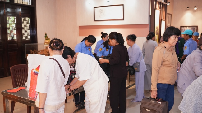 Khai khóa Khóa Tu Phật Thất lần thứ 109.