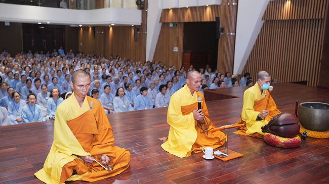 Khai khóa Khóa Tu Phật Thất lần thứ 109.