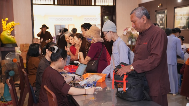 Khai khóa Khóa Tu Phật Thất lần thứ 109.