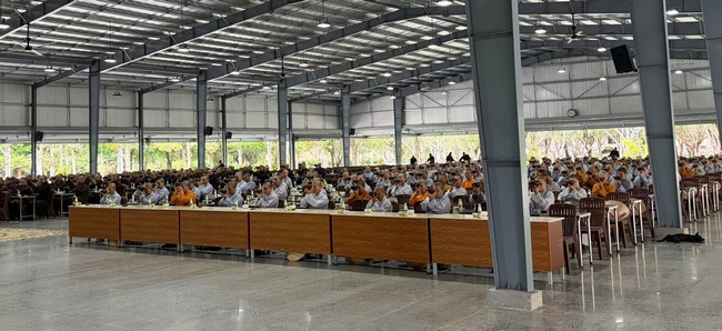 Nhóm Phật tử Liên Huệ, Liên Hương, Liên Trinh và Ngọc Nhu phát tâm cúng dường sữa hạt sen và đậu hủ Singapore đến Học viện Phật giáo Việt Nam tại TP. Hồ Chí Minh (cơ sở 2, xã Bình Lợi) và chùa Thanh Tâm.