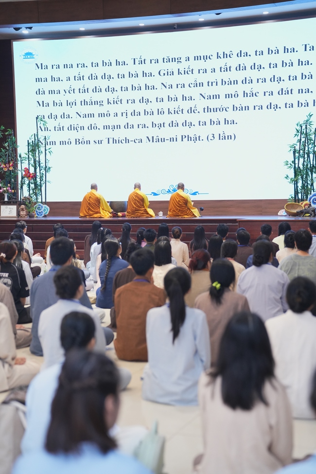 Khóa tu sinh viên “Hướng Về Phật Pháp”.