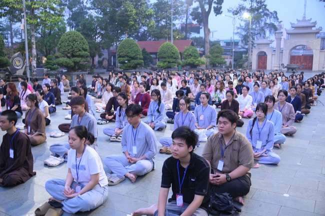 Khóa tu sinh viên “Hướng Về Phật Pháp”.