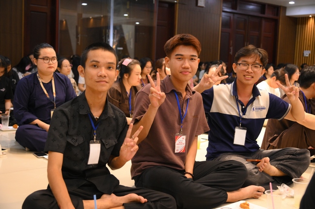 CHƯƠNG TRÌNH ĐÊM THIỀN NHẠC TRUNG THU “ÔN LẠI LỜI PHẬT DẠY”TRƯỚC THỀM KHÓA TU “SINH VIÊN HƯỚNG VỀ PHẬT PHÁP”.