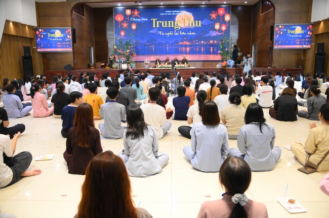CHƯƠNG TRÌNH ĐÊM THIỀN NHẠC TRUNG THU “ÔN LẠI LỜI PHẬT DẠY”TRƯỚC THỀM KHÓA TU “SINH VIÊN HƯỚNG VỀ PHẬT PHÁP”.