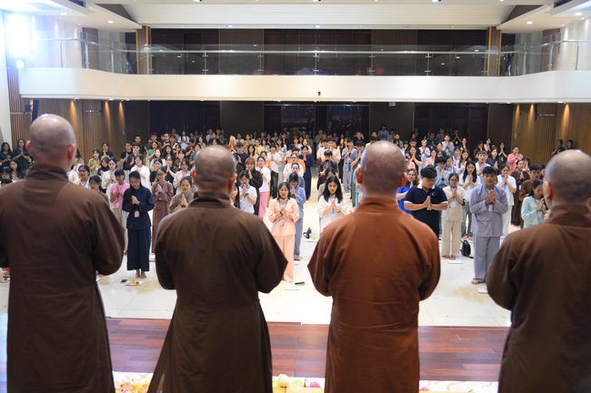 CHƯƠNG TRÌNH ĐÊM THIỀN NHẠC TRUNG THU “ÔN LẠI LỜI PHẬT DẠY”TRƯỚC THỀM KHÓA TU “SINH VIÊN HƯỚNG VỀ PHẬT PHÁP”.