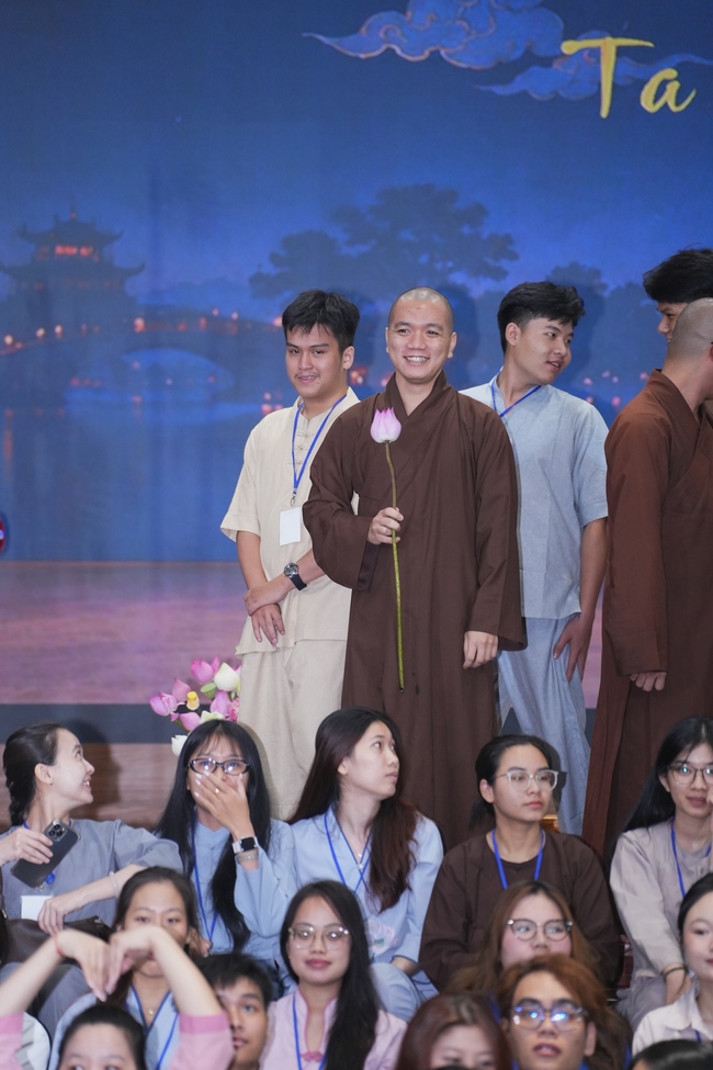 CHƯƠNG TRÌNH ĐÊM THIỀN NHẠC TRUNG THU “ÔN LẠI LỜI PHẬT DẠY”TRƯỚC THỀM KHÓA TU “SINH VIÊN HƯỚNG VỀ PHẬT PHÁP”.