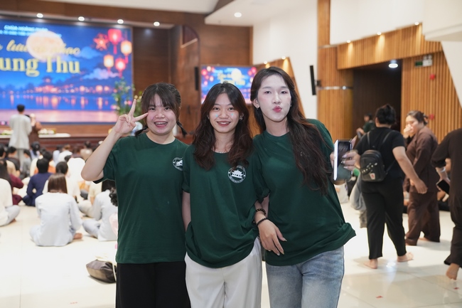 CHƯƠNG TRÌNH ĐÊM THIỀN NHẠC TRUNG THU “ÔN LẠI LỜI PHẬT DẠY”TRƯỚC THỀM KHÓA TU “SINH VIÊN HƯỚNG VỀ PHẬT PHÁP”.