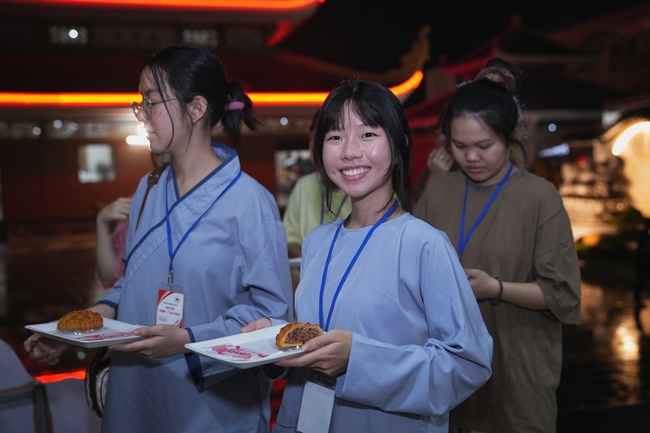 CHƯƠNG TRÌNH ĐÊM THIỀN NHẠC TRUNG THU “ÔN LẠI LỜI PHẬT DẠY”TRƯỚC THỀM KHÓA TU “SINH VIÊN HƯỚNG VỀ PHẬT PHÁP”.