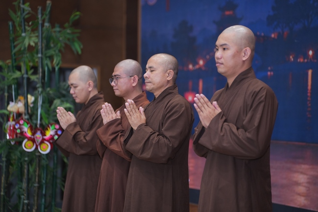 CHƯƠNG TRÌNH ĐÊM THIỀN NHẠC TRUNG THU “ÔN LẠI LỜI PHẬT DẠY”TRƯỚC THỀM KHÓA TU “SINH VIÊN HƯỚNG VỀ PHẬT PHÁP”.