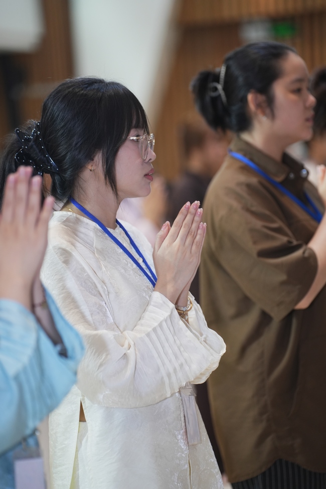 CHƯƠNG TRÌNH ĐÊM THIỀN NHẠC TRUNG THU “ÔN LẠI LỜI PHẬT DẠY”TRƯỚC THỀM KHÓA TU “SINH VIÊN HƯỚNG VỀ PHẬT PHÁP”.