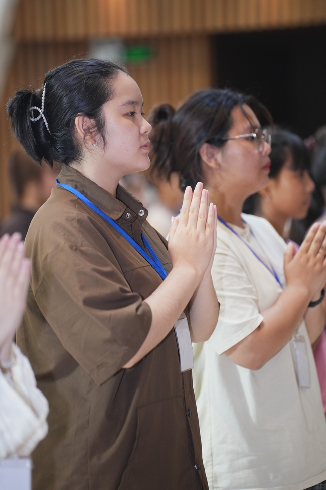 CHƯƠNG TRÌNH ĐÊM THIỀN NHẠC TRUNG THU “ÔN LẠI LỜI PHẬT DẠY”TRƯỚC THỀM KHÓA TU “SINH VIÊN HƯỚNG VỀ PHẬT PHÁP”.