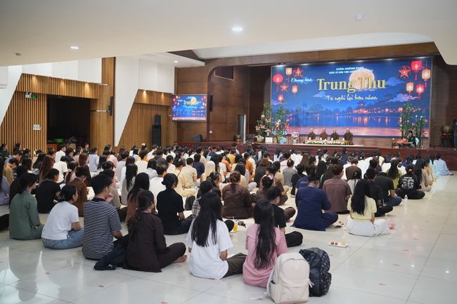 CHƯƠNG TRÌNH ĐÊM THIỀN NHẠC TRUNG THU “ÔN LẠI LỜI PHẬT DẠY”TRƯỚC THỀM KHÓA TU “SINH VIÊN HƯỚNG VỀ PHẬT PHÁP”.