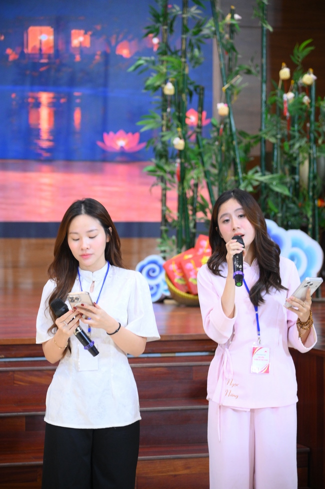 CHƯƠNG TRÌNH ĐÊM THIỀN NHẠC TRUNG THU “ÔN LẠI LỜI PHẬT DẠY”TRƯỚC THỀM KHÓA TU “SINH VIÊN HƯỚNG VỀ PHẬT PHÁP”.