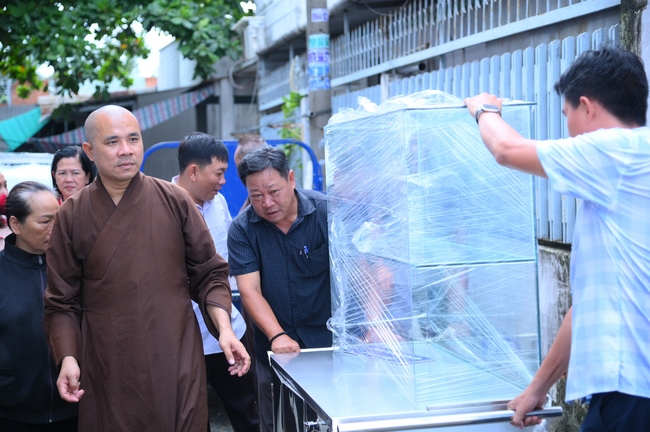 Chương trình từ thiện “Phương tiện nghĩa tình”.