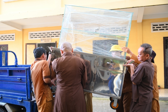Chương trình từ thiện “Phương tiện nghĩa tình”.