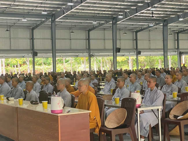 Gia đình Phật tử Nguyên Oanh, Giác Bổn và quý Phật tử ẩn danh phát tâm cúng dường 700 phần chè sâm bổ lượng đến Học viện Phật giáo Việt Nam tại TP. Hồ Chí Minh (cơ sở 2, xã Bình Lợi) và chùa Thanh Tâm.
