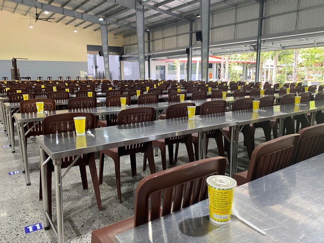 Gia đình Phật tử Nguyên Oanh, Giác Bổn và quý Phật tử ẩn danh phát tâm cúng dường 700 phần chè sâm bổ lượng đến Học viện Phật giáo Việt Nam tại TP. Hồ Chí Minh (cơ sở 2, xã Bình Lợi) và chùa Thanh Tâm.