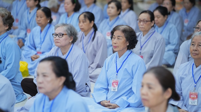 Nhập khóa Khóa tu Phật thất lần thứ 109.