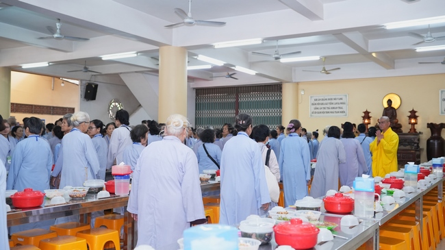 Nhập khóa Khóa tu Phật thất lần thứ 109.
