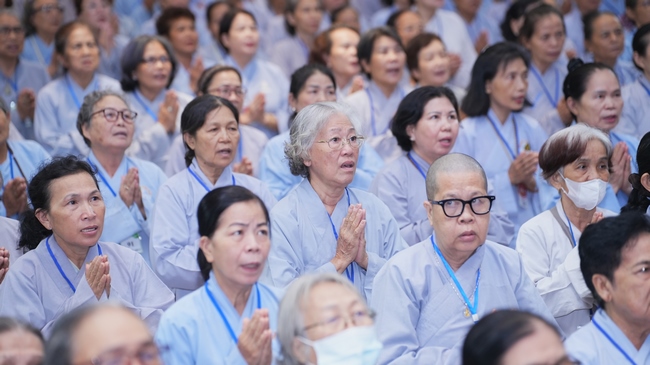 Nhập khóa Khóa tu Phật thất lần thứ 109.