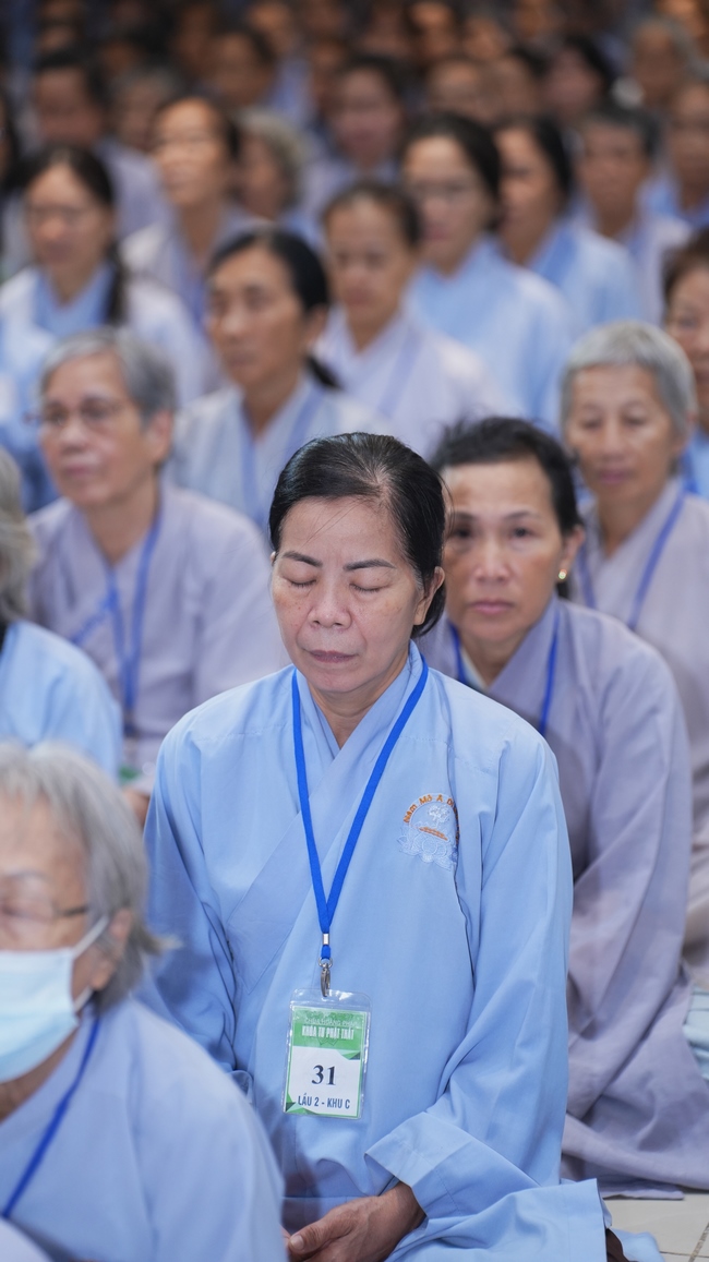 Nhập khóa Khóa tu Phật thất lần thứ 109.