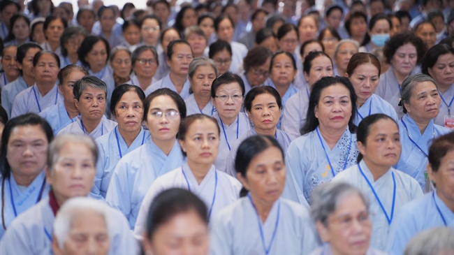 Nhập khóa Khóa tu Phật thất lần thứ 109.