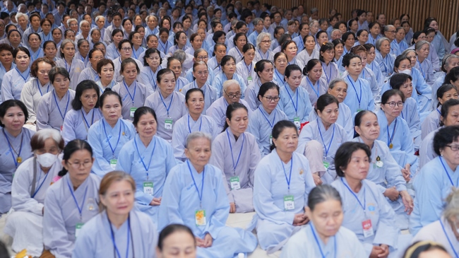 Nhập khóa Khóa tu Phật thất lần thứ 109.