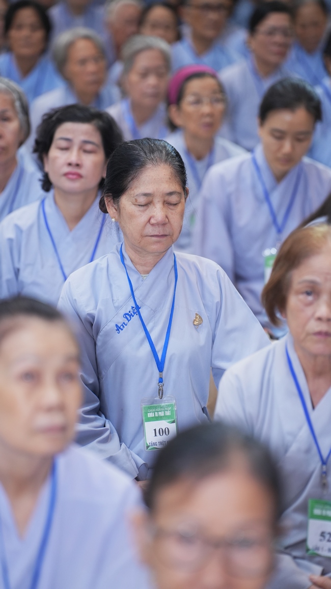 Nhập khóa Khóa tu Phật thất lần thứ 109.