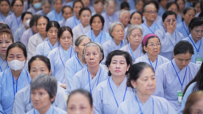 Nhập khóa Khóa tu Phật thất lần thứ 109.