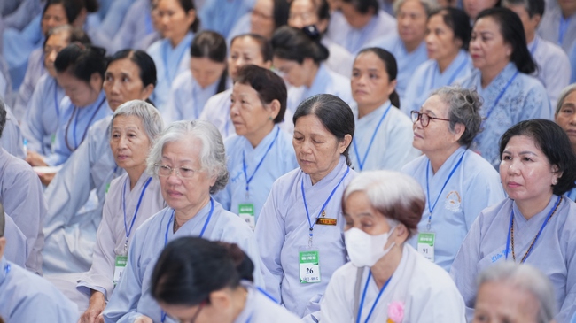 Nhập khóa Khóa tu Phật thất lần thứ 109.