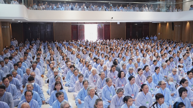 Nhập khóa Khóa tu Phật thất lần thứ 109.