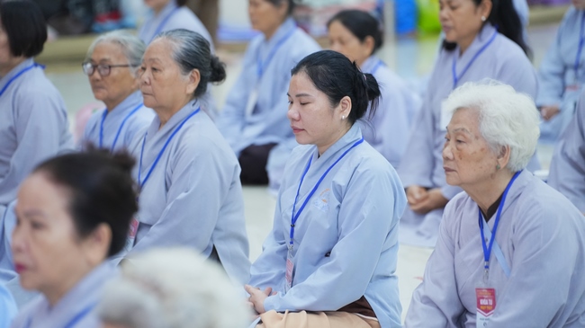 Nhập khóa Khóa tu Phật thất lần thứ 109.