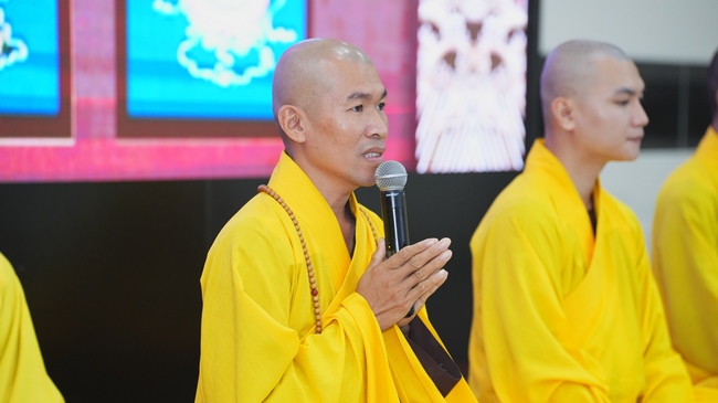 Nhập khóa Khóa tu Phật thất lần thứ 109.