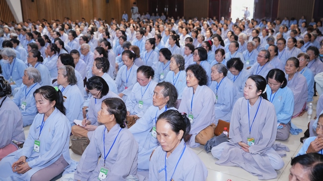 Nhập khóa Khóa tu Phật thất lần thứ 109.