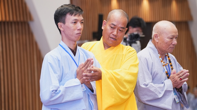 Nhập khóa Khóa tu Phật thất lần thứ 109.