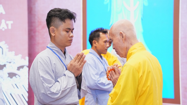 Nhập khóa Khóa tu Phật thất lần thứ 109.