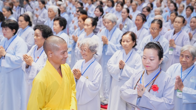 Nhập khóa Khóa tu Phật thất lần thứ 109.