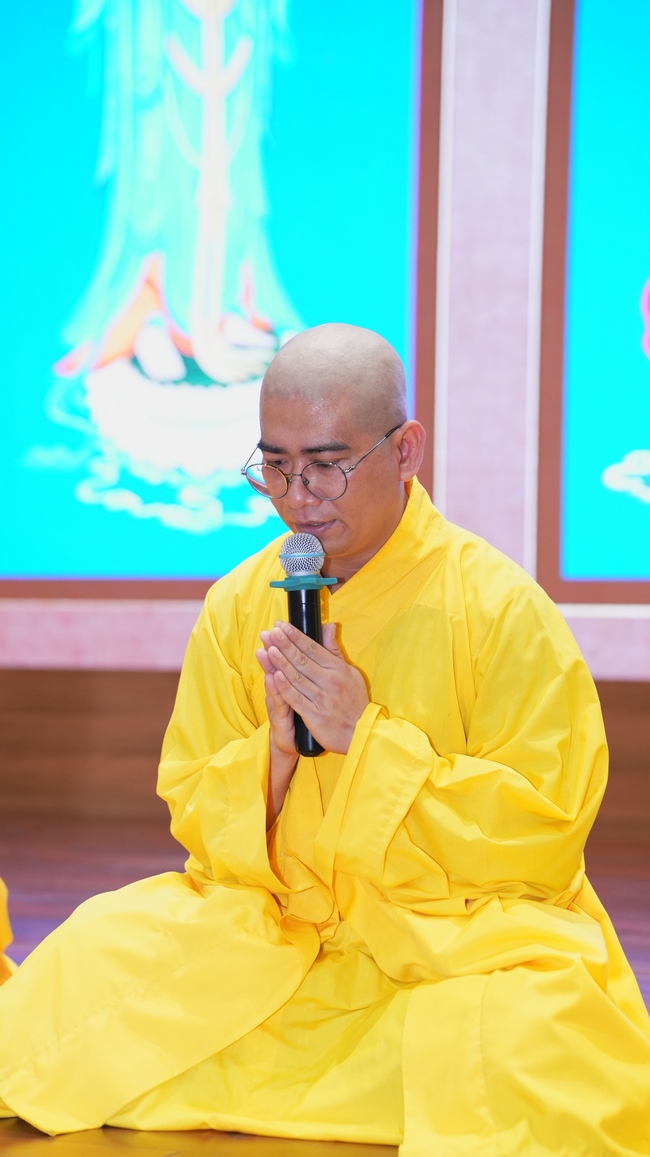 Nhập khóa Khóa tu Phật thất lần thứ 109.