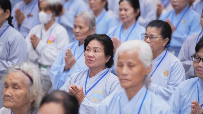 Nhập khóa Khóa tu Phật thất lần thứ 109.